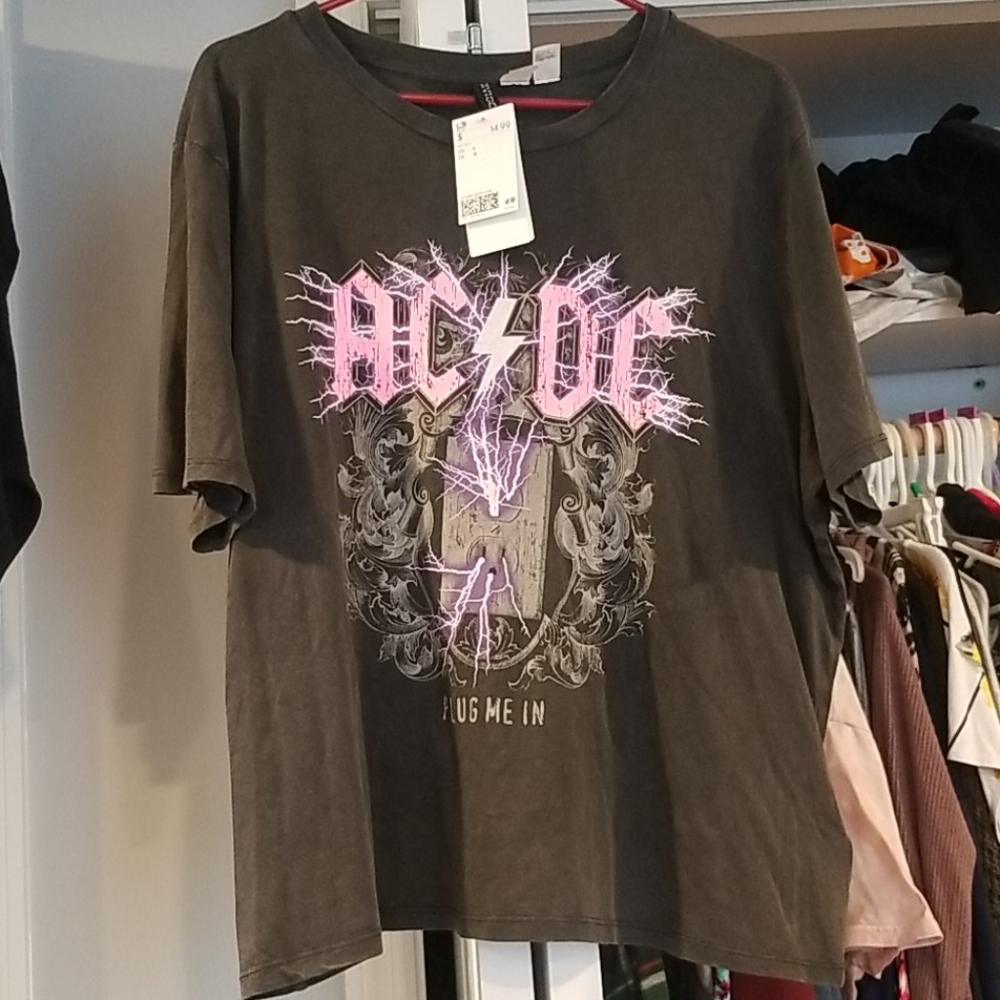 H&M womens Band Tee size Large